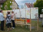 Vor den Bildwänden ist es meist geräumiger. Aber es kommt immer wieder zu interessanten Gesprächen mit den Besuchern. Vor den Bildwänden ist es meist geräumiger. Aber es kommt immer wieder zu interessanten Gesprächen mit den Besuchern.
